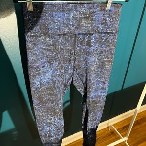 Lululemon city lights multi black crop